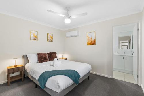 Spacious Family Retreat Near Hospital and Hyperdome — other in Unit 1/62A Richards Street, Loganlea Australia, 4131