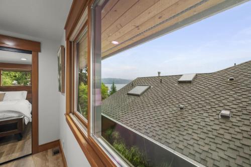 2BR 1BA Sammamish Lakeview Oasis Bellevue in Northeast Bellevue (WA)