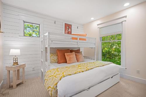 Beachfront Haven - Sunset Views - Hot Tub - BBQ - Family Friendly - image 6
