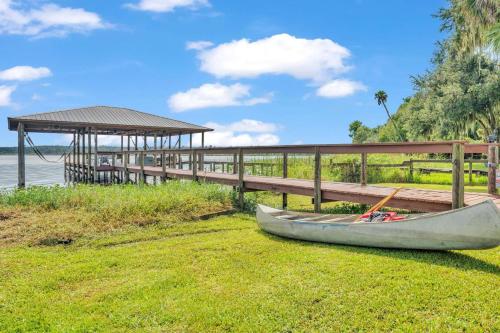 Nature's Nest Lake House in Frostproof