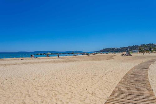 Le Mimosa Ensoleillé - À 400 m de la plage - image 2