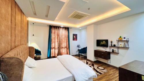 Gold Crest Signature Executive Luxurious Apartments DHA PH-4 Lahore - image 4