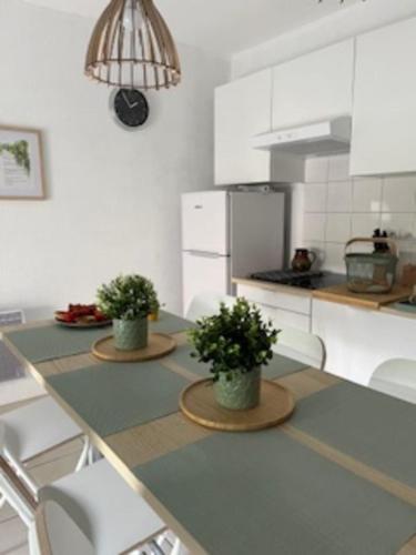 Charming apartment with 2 balconies in Camp Long