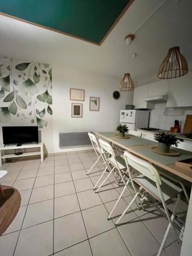 Charming apartment with 2 balconies in Camp Long