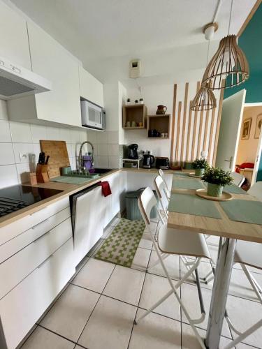 Charming apartment with 2 balconies in Camp Long