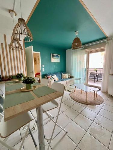 Charming apartment with 2 balconies in Camp Long