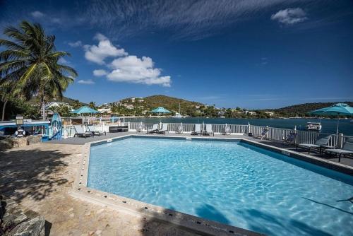 E9 condo in Smith Bay