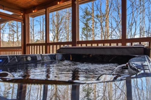The Toasted Turkey cabin - image 13