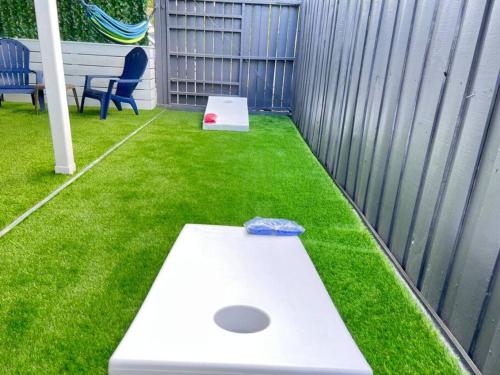 Fun Pool Home with ping pong near Beaches and Airport in Fort Lauderdale, USA