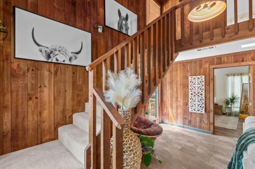 Jackson’s Urban Cabin Escape - image 13