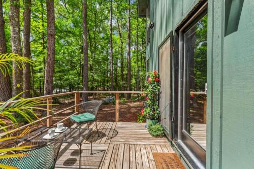 Jackson’s Urban Cabin Escape - image 6