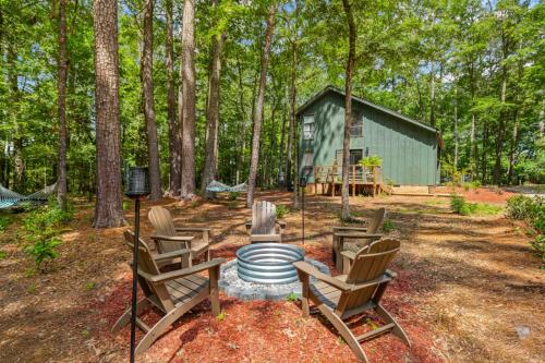 Jackson’s Urban Cabin Escape - image 3
