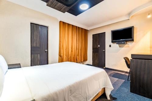 Hotel Arizona – Mexico City, CT