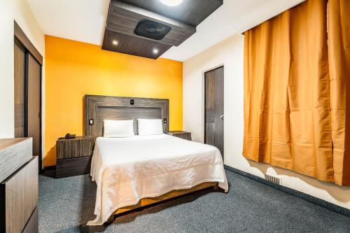 Hotel Arizona – Mexico City, CT