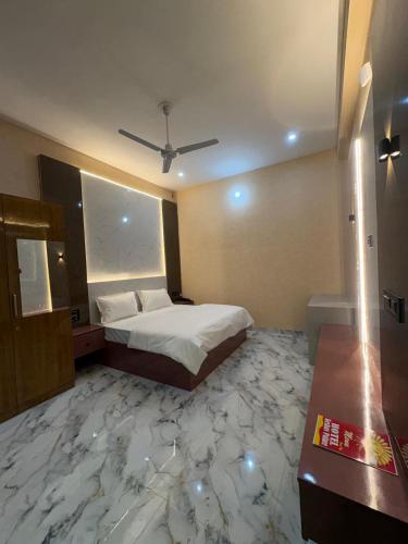 Hotel Keshav Palace in Brahmbad
