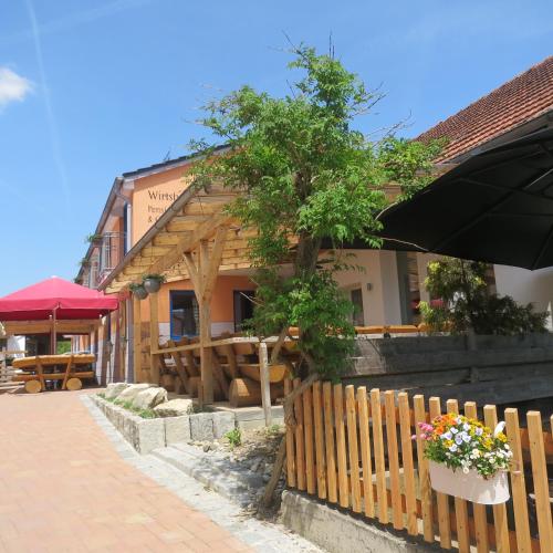 Vista exterior, Wirtsberg Pension & Cafe in Eching