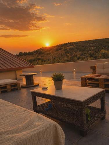 Balcony Bliss Retreat- Family Friendly - Merdivenli