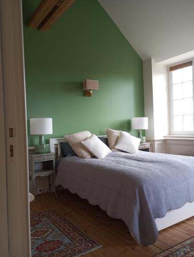 Château des Boulais Suite (Chateau des Boulais Suite) in La Chapelle-Cecelin