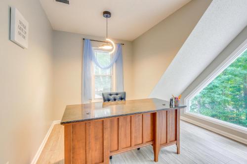 Private Deck + Yard: Spacious Fayetteville Home! in Fayetteville (GA)