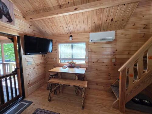 Facilities, Family & Pet Friendly Cabin with Loft in PF in Other