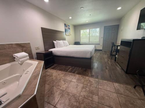 Americas Best Value Inn Manteca - image 13