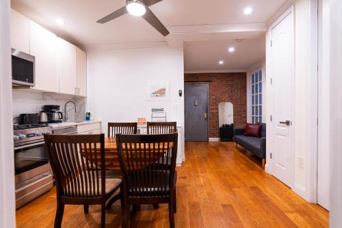 Uptown Suites NY - Randalls and Wards Islands, NY