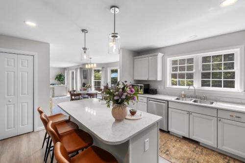 Brand New Luxury Beach House In Narragansett ! - image 9