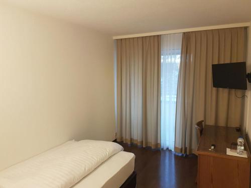Hotel Bahnhof - image 9