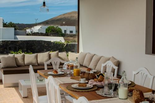 Villa Palmera by Villalize in La Vegueta