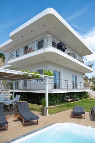 Oasis Resort Pure Relaxation Serenity in Mikrolimano