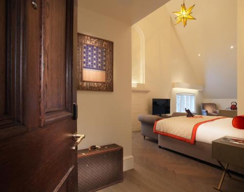 The LaLit London - image 3