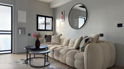Penthouse with Jacuzzi,BBQ 2mn from sea Or Hakerem, Tel Aviv