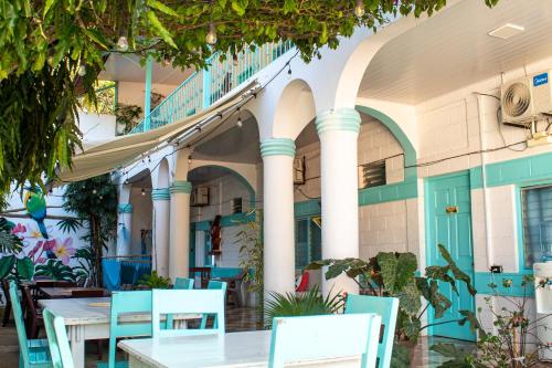 . Hostal Edén