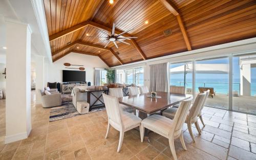 Private Island Estate 5BR & Dual Beachfront, Pool & Yacht Access Cat Cay Bahamas in Port Royal