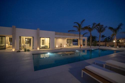 Villa Odette Avola - Heated Pool, Spa & Gym