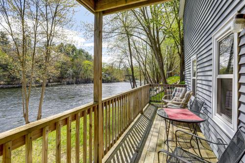 Near Trails! Riverside 2-Unit Combo in Franklin in Frenklina (NH)