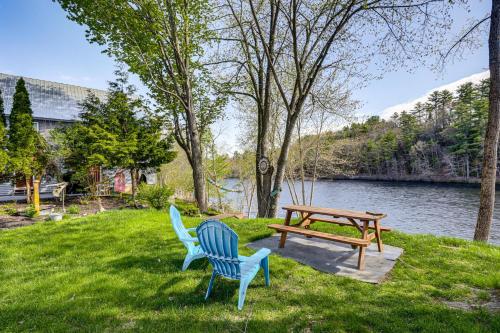 Near Trails! Riverside 2-Unit Combo in Franklin in Frenklina (NH)