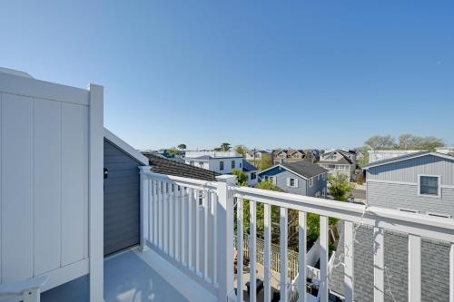 Family Home w/ 5 Decks! Fantasy Island Down Street in Beach Haven (NJ)
