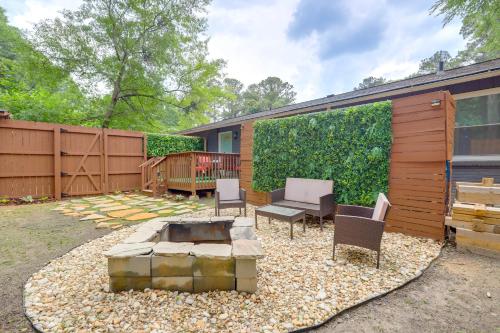 7 Mi to Atlanta Stadium! Spacious Group Retreat in Collier Heights