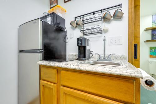 7 Mi to Atlanta Stadium! Spacious Group Retreat in Collier Heights