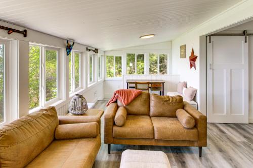 Quiet Relaxing Lakefront Cabin w/ Private Dock in Breezy Point (MN)