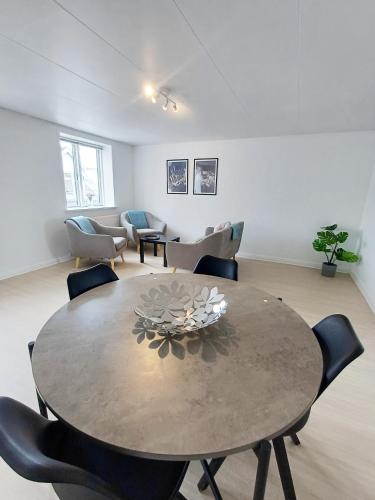 Central Large Double Room 1 with free parking in Hjorring