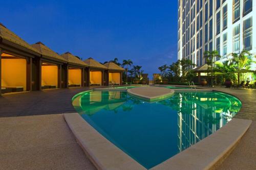 Yüzme havuzu, Londoner Grand, a Luxury Collection Hotel, Macao in Cotai
