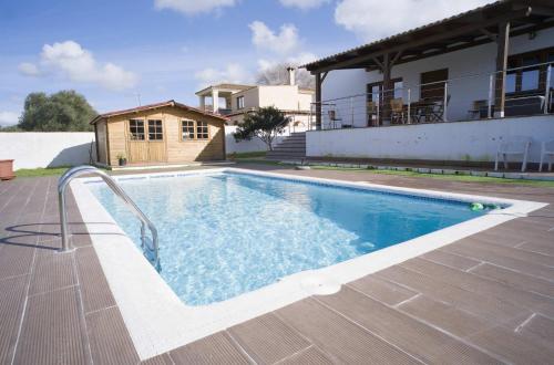 Chalet con Piscina Privada, Jardín y Gran Capacidad 18 personas