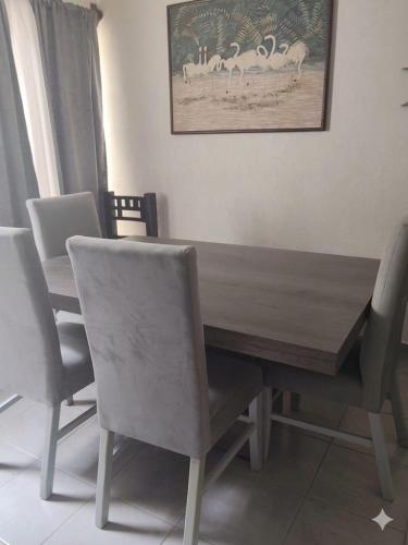 Moderna casa en San Vicente Valle Esmeralda in Fraccionamiento Altavela