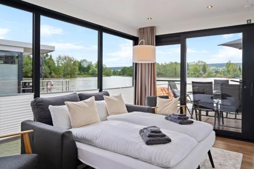 Floatinghouse Scarlett - LP5 in Boffzen