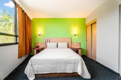 Hotel Arizona – Mexico City, CT