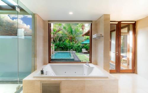 مسبح, فندق ليجيان بيتش (Legian Beach Hotel) in ليجيان