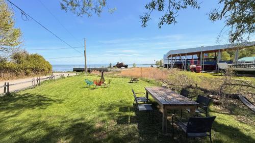 Kert, Les Petits Studios du bord de l'eau in Saint-Joseph-De-La-Rive (QC)