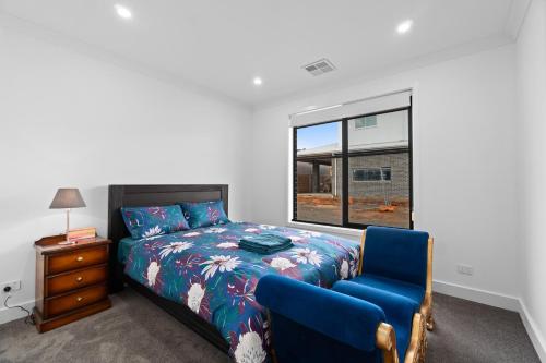 Brand New Guest House, Modern, Stylish & Comfortable — other in 8 Trefoil Pl, Northfield Australia, 5086